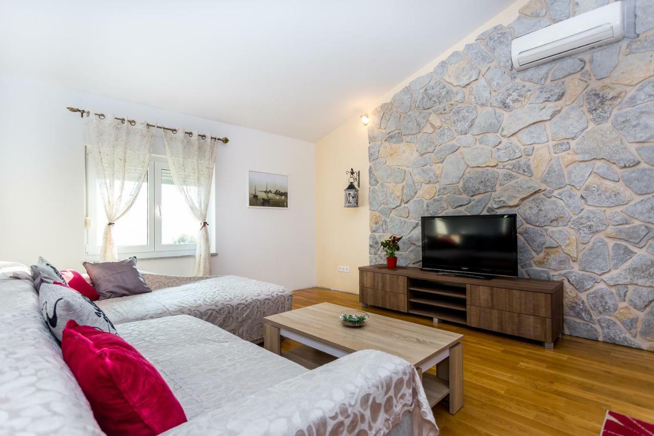 Urban Luxury Suites Juricevic Duce Exterior photo